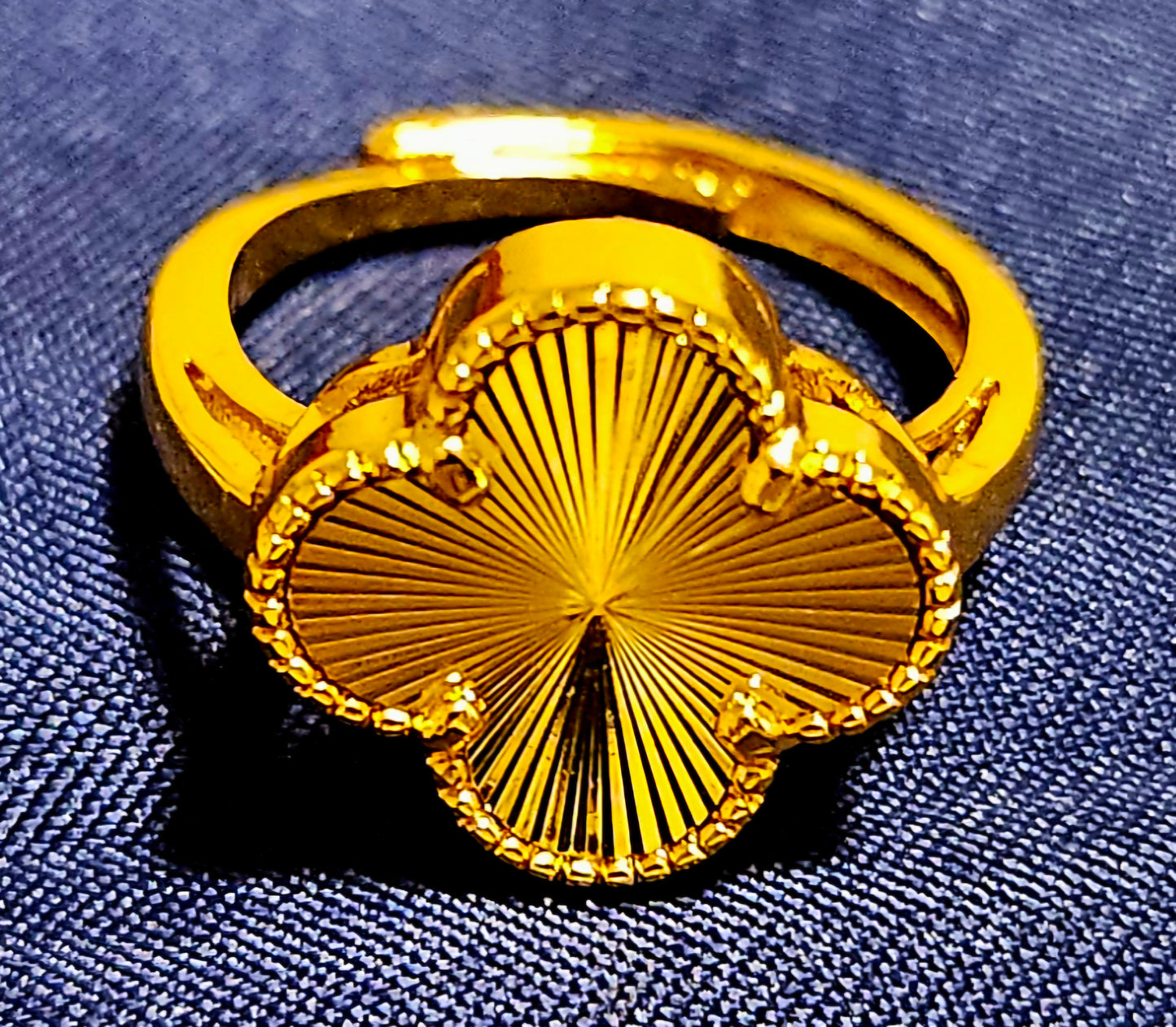 Classic Clover Ring